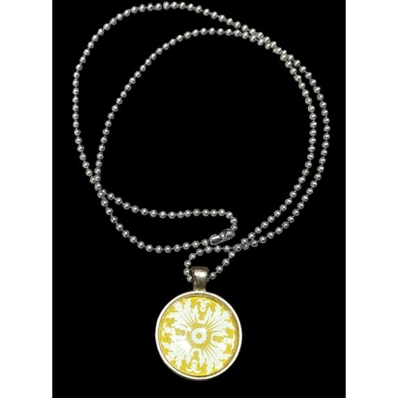 Floral Fairycore White And Yellow Cabochon Pendant Necklace - Picture 1 of 5